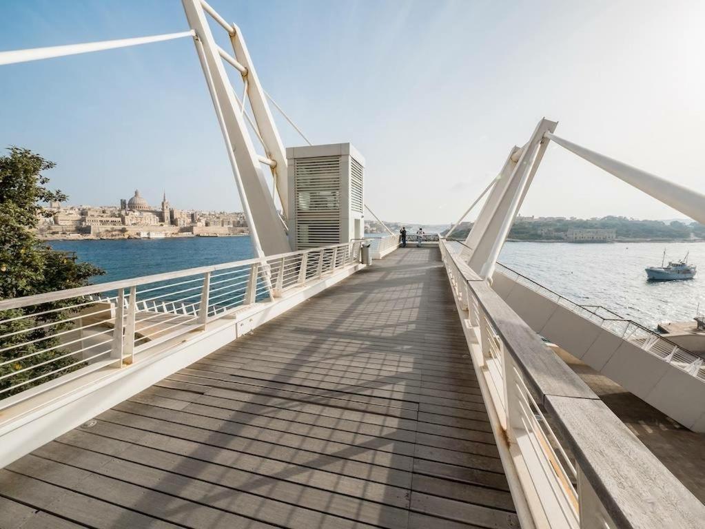 Marvellous Apartment With Valletta And Harbour Views สลีมา ภายนอก รูปภาพ